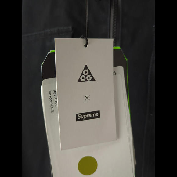 [SOLD] NWT SUPREME x NIKE ACG Men's Sz M Black Denim Pullover DO7198-010 AW22 - Picture 6 of 9